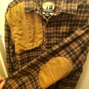 Vintage Woolrich Men's Sportsman Edition Flannel Button down with Elbow Decor